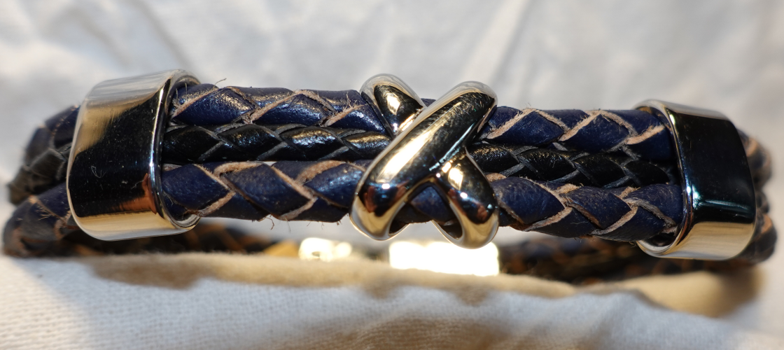 Leder-Armband jeansblau + schwarz mit Edelstahl-Elementen